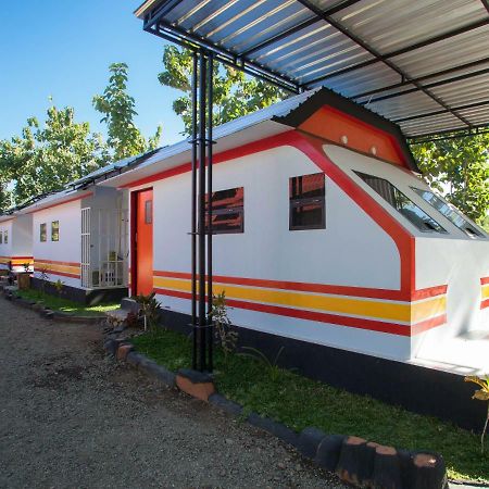 Reddoorz Near Banyuwangi Kota Train Station Hotell Exteriör bild