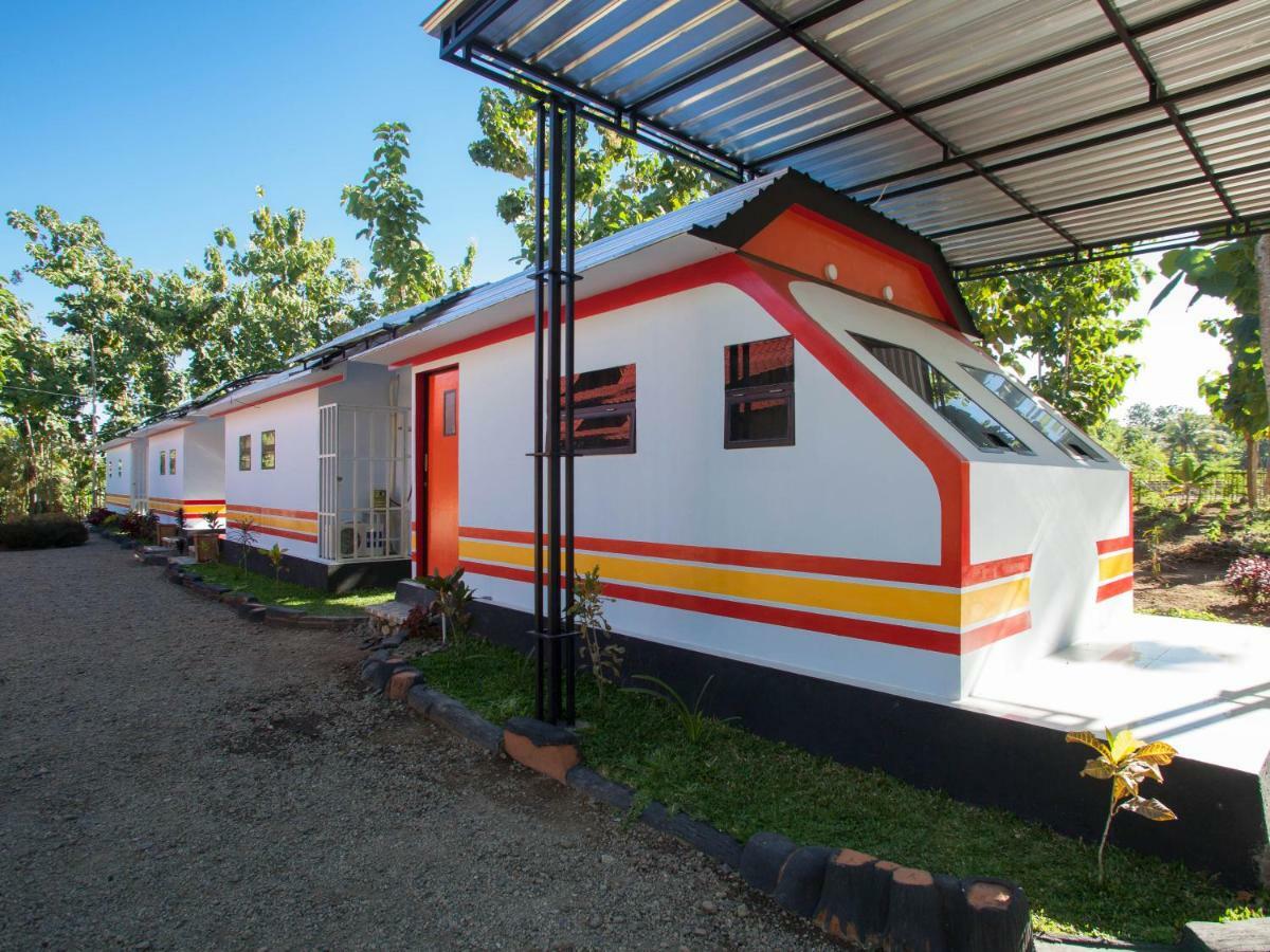 Reddoorz Near Banyuwangi Kota Train Station Hotell Exteriör bild