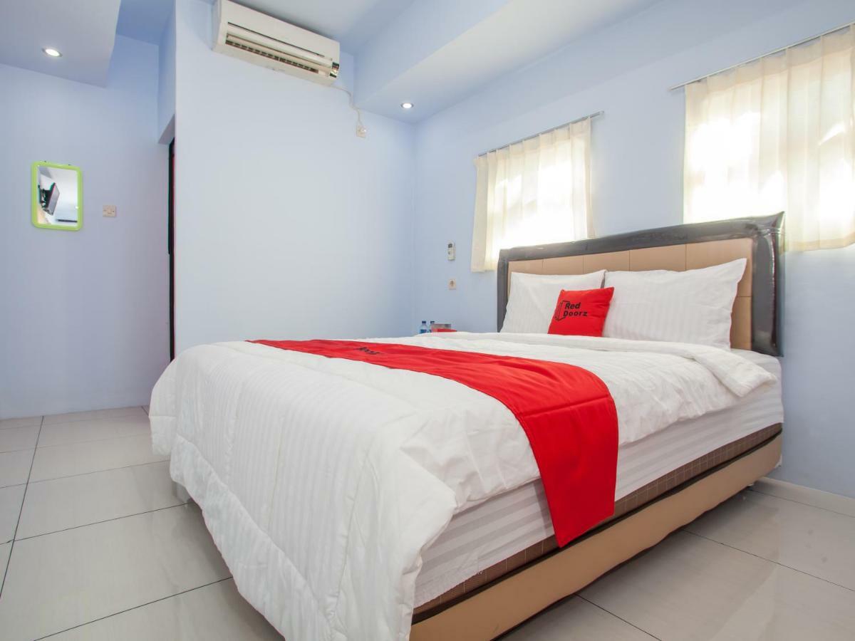 Reddoorz Near Banyuwangi Kota Train Station Hotell Exteriör bild