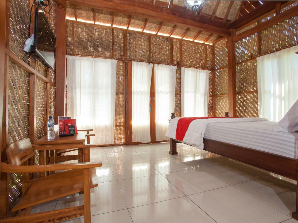 Reddoorz Near Banyuwangi Kota Train Station Hotell Exteriör bild