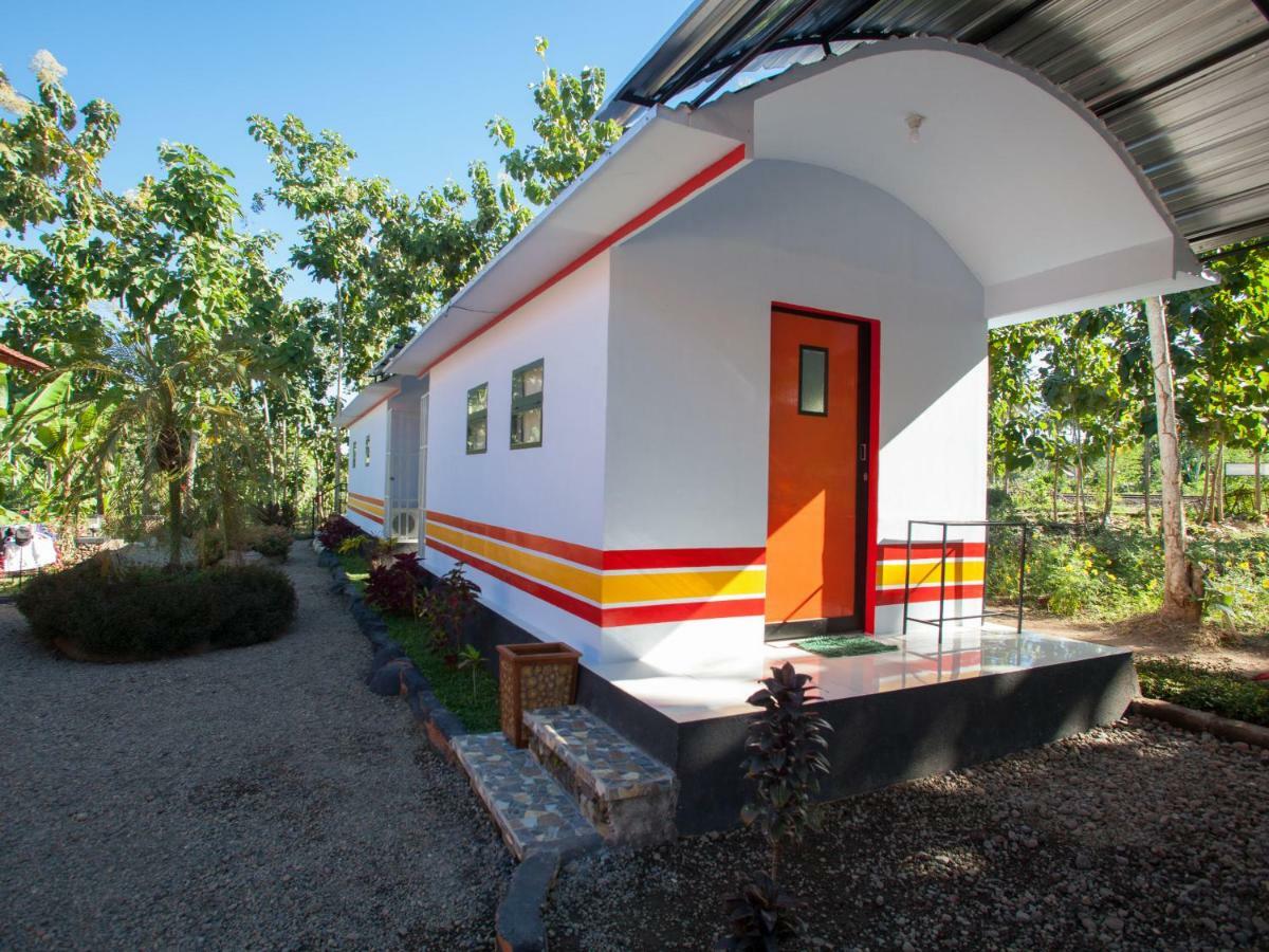 Reddoorz Near Banyuwangi Kota Train Station Hotell Exteriör bild