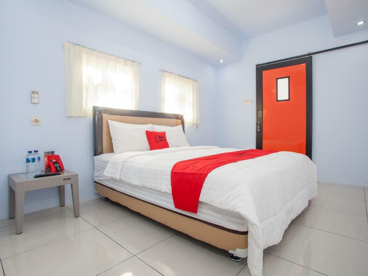 Reddoorz Near Banyuwangi Kota Train Station Hotell Exteriör bild